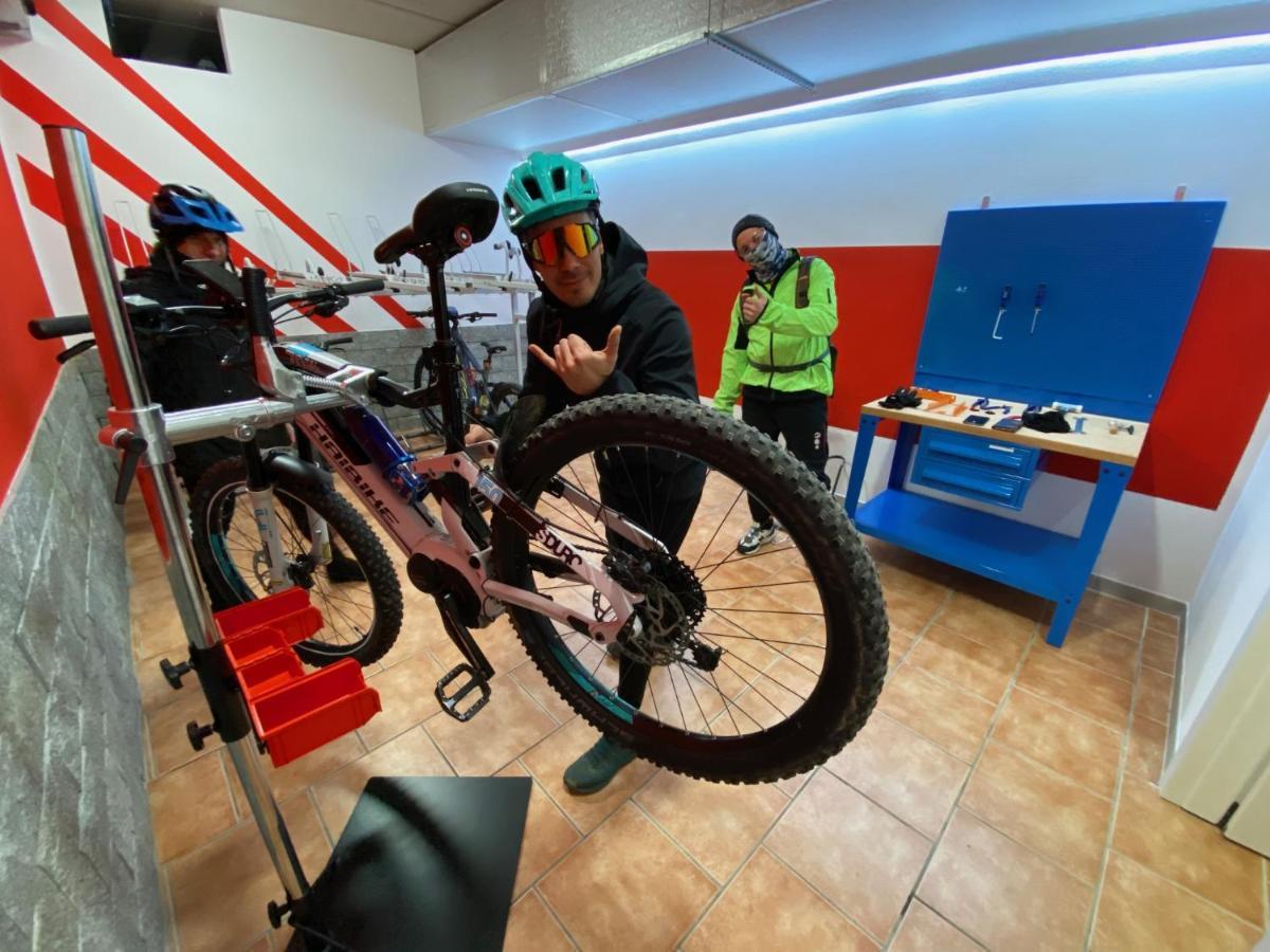 Impero Hotel Beauty & Spa - Bike Hotel Cantello ภายนอก รูปภาพ