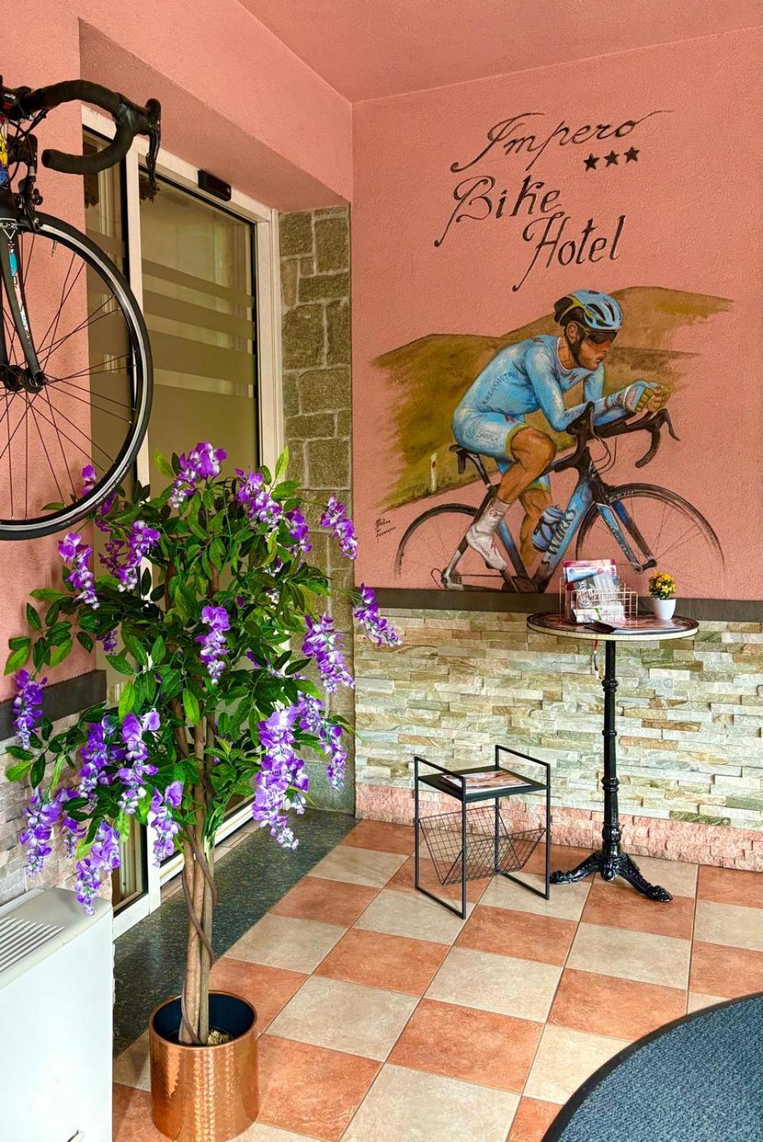 Impero Hotel Beauty & Spa - Bike Hotel Cantello ภายนอก รูปภาพ