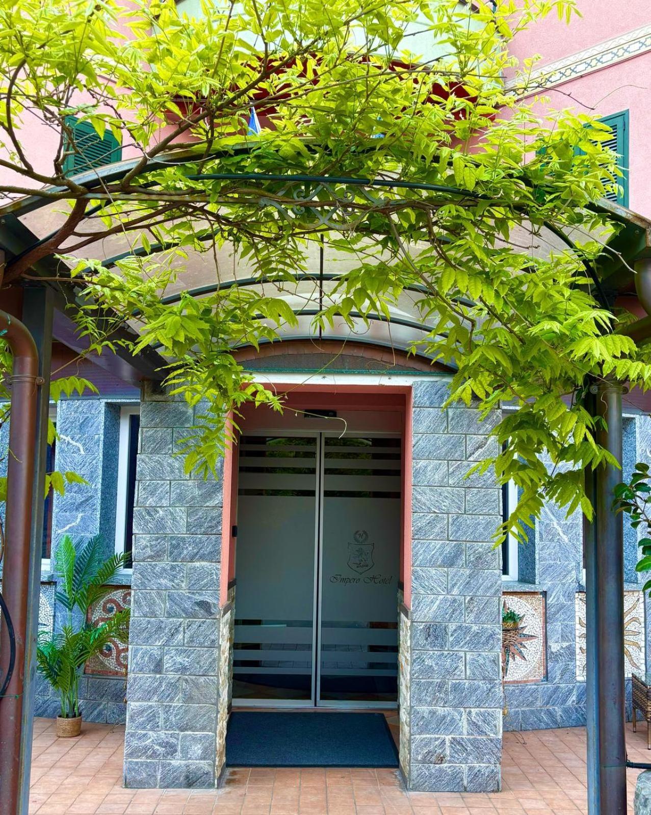 Impero Hotel Beauty & Spa - Bike Hotel Cantello ภายนอก รูปภาพ